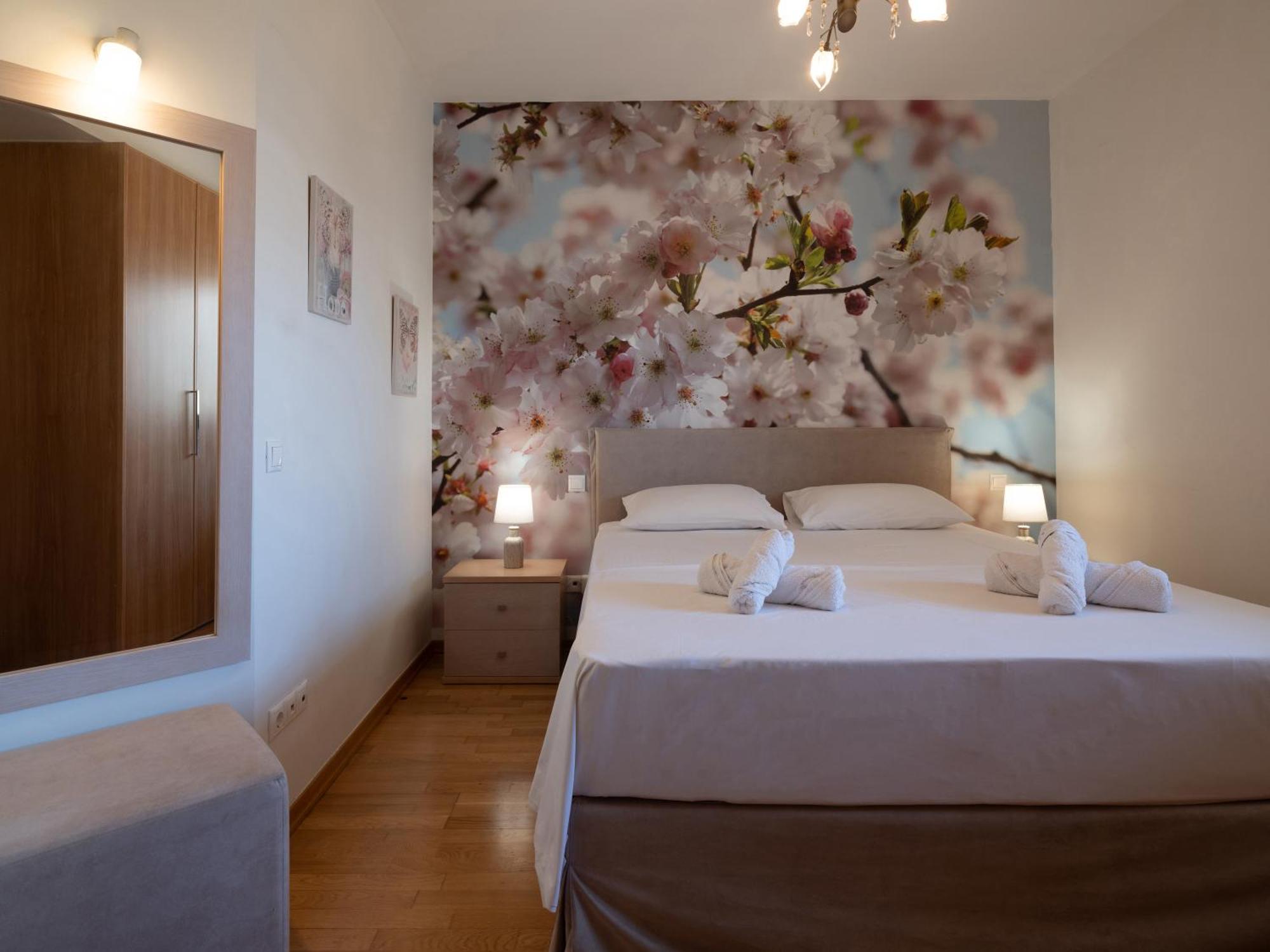 Onyx City Center Apartment With Parking Heraklion  Bagian luar foto