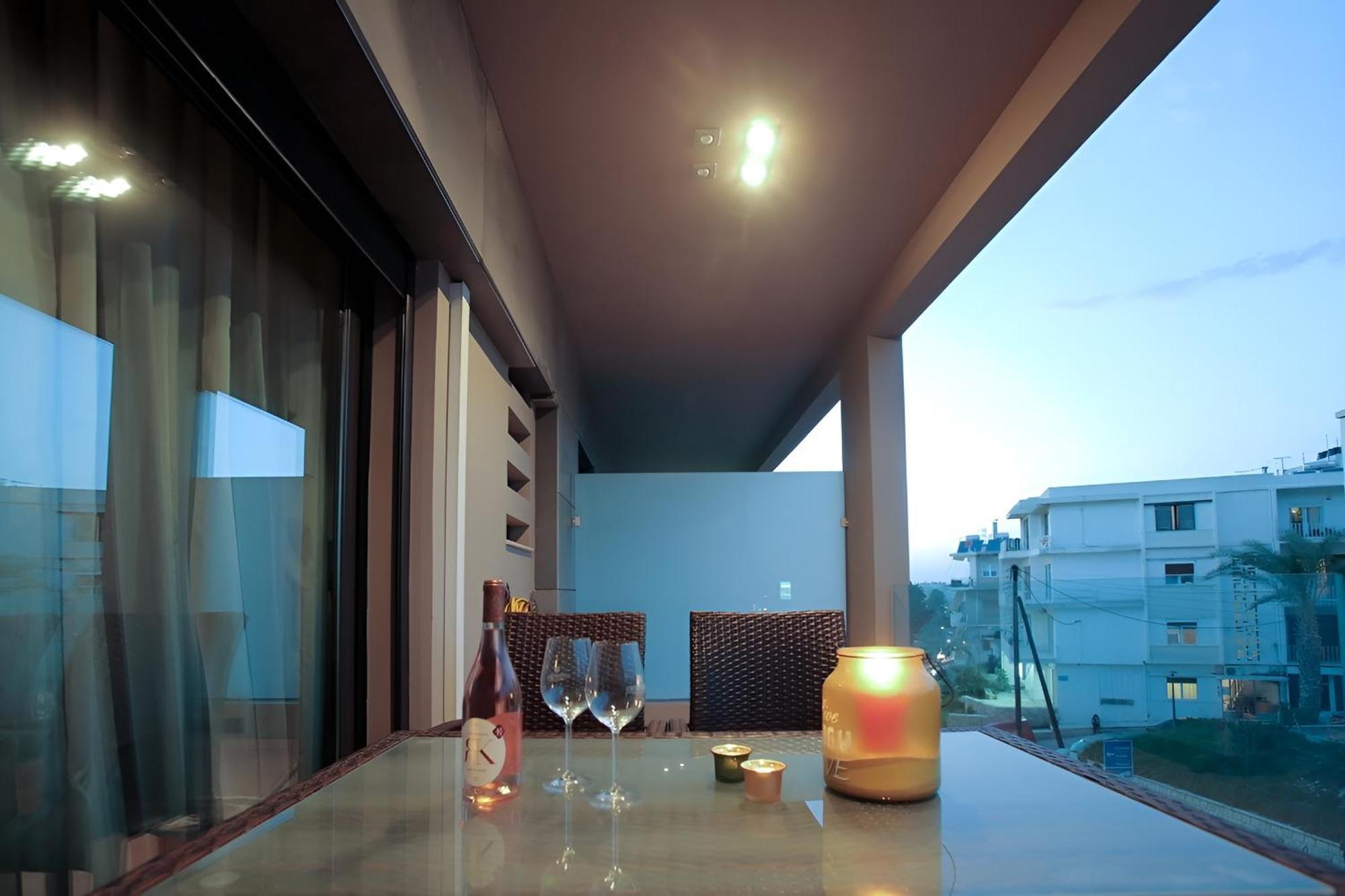 Onyx City Center Apartment With Parking Heraklion  Bagian luar foto