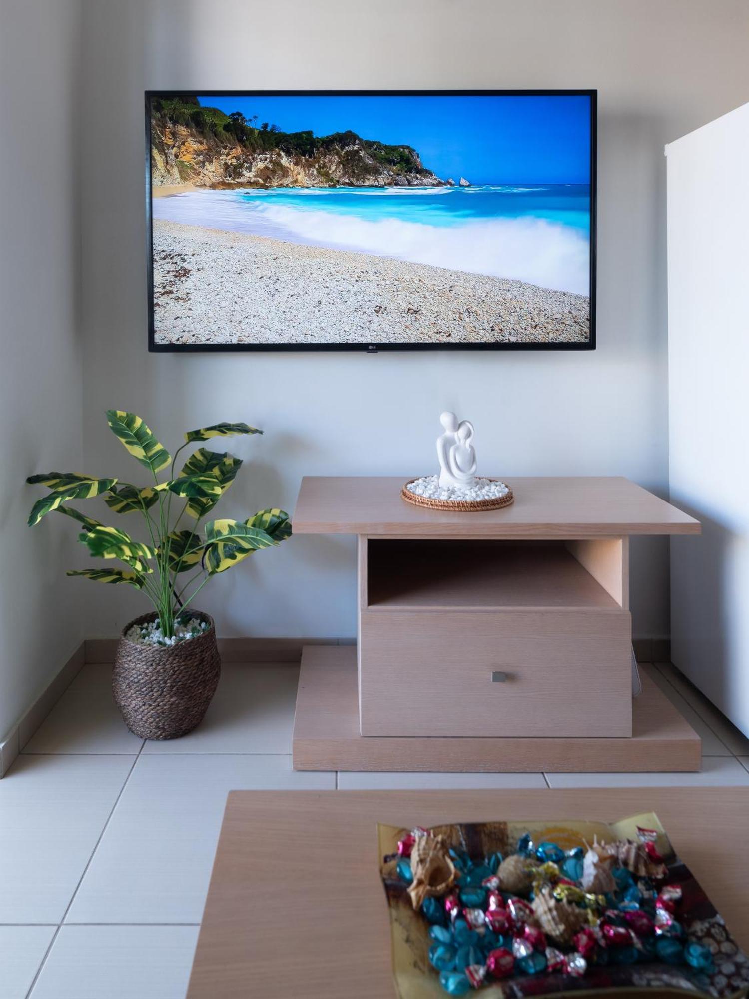 Onyx City Center Apartment With Parking Heraklion  Bagian luar foto
